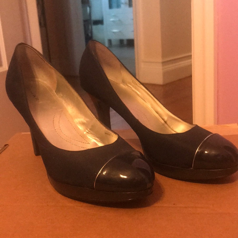 Tahari Blue heals